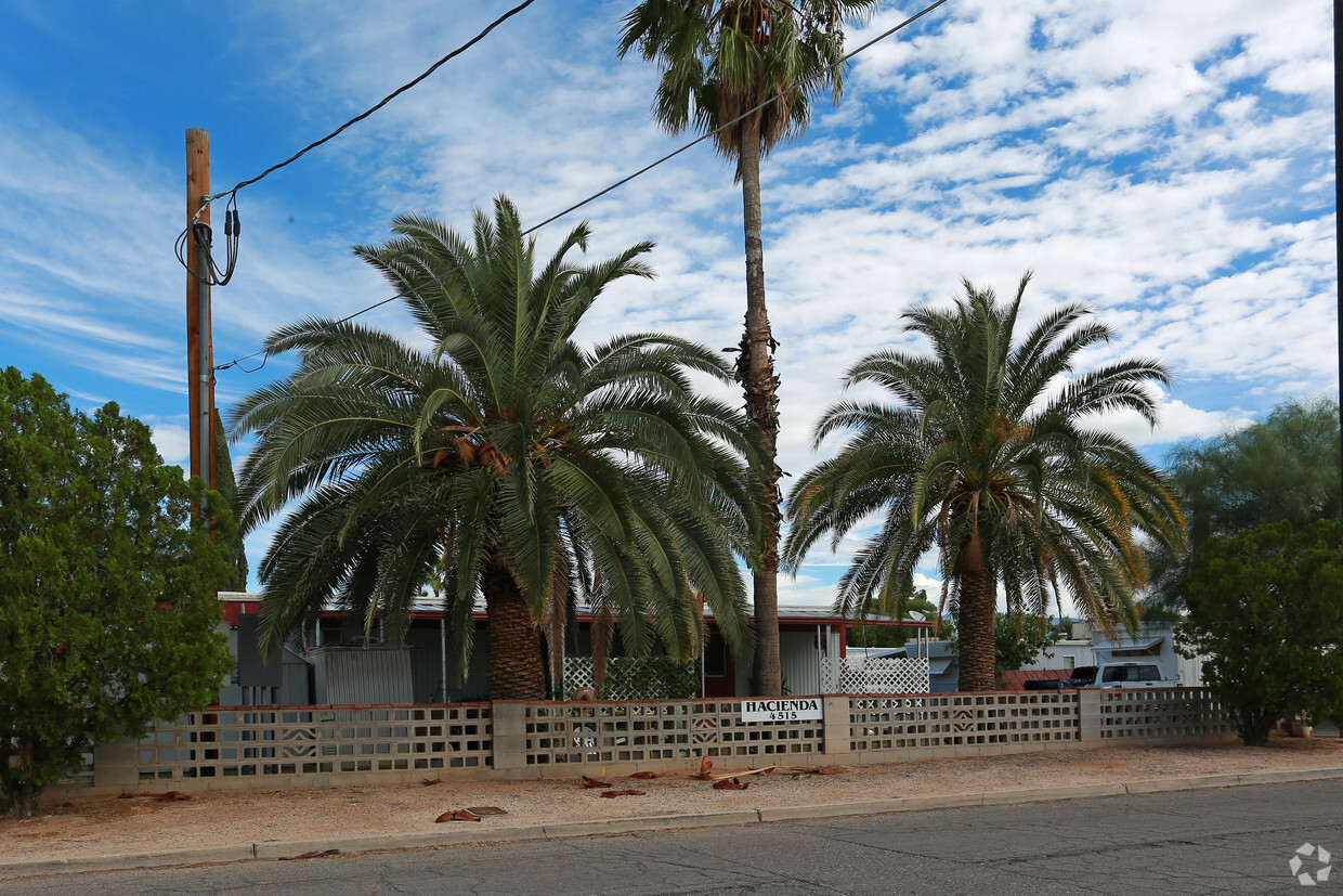 Building Photo - Hacienda