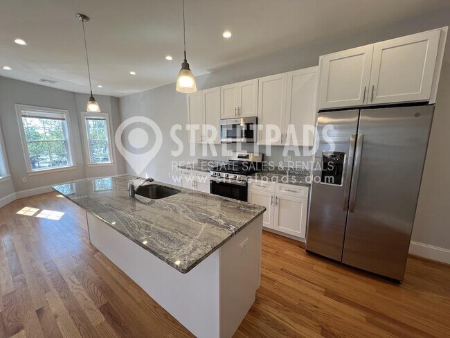 Foto del edificio - 4 bedroom in Boston MA 02134