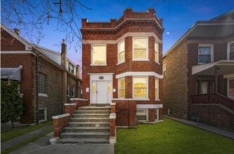 Building Photo - 2411 S 56th Ct