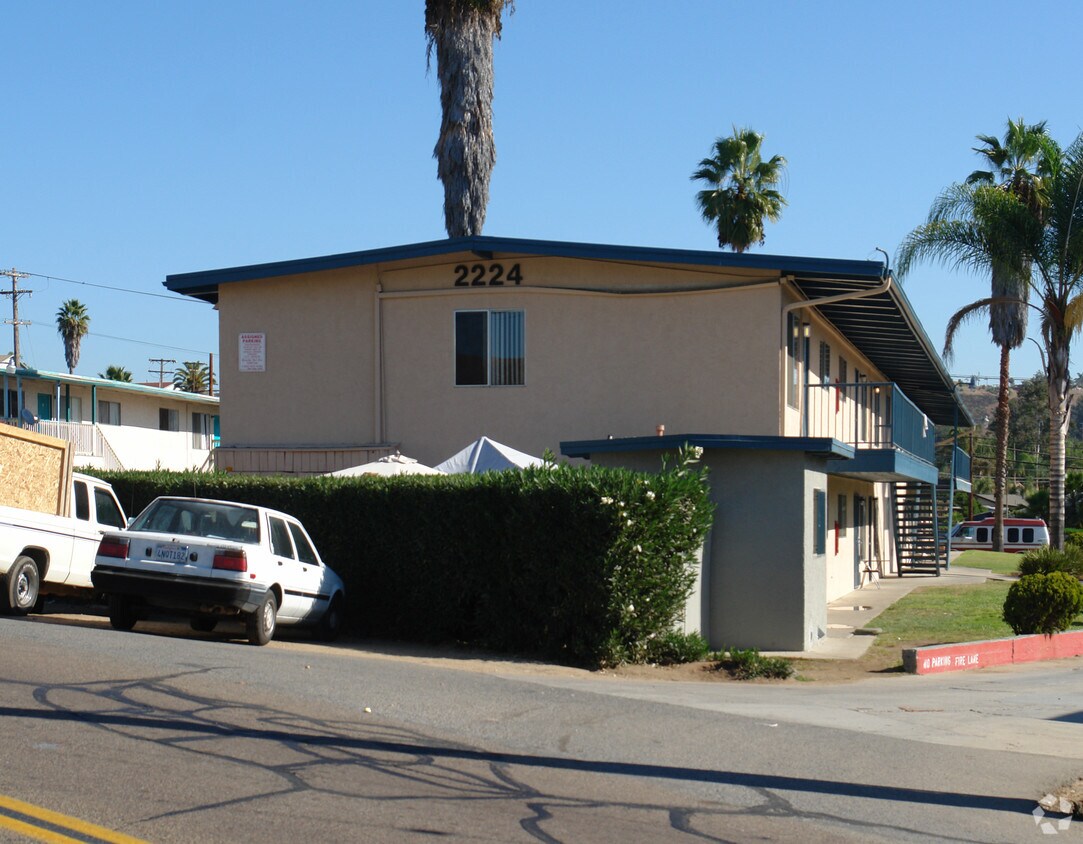 Primary Photo - 2224 Primrose Ave