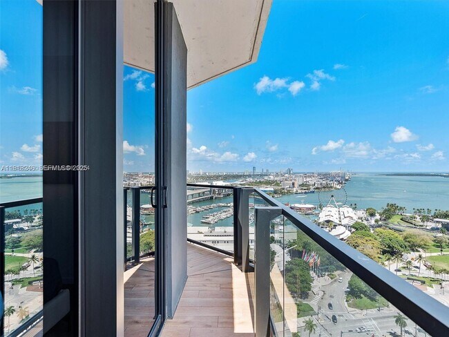 Building Photo - 398 NE 5th St