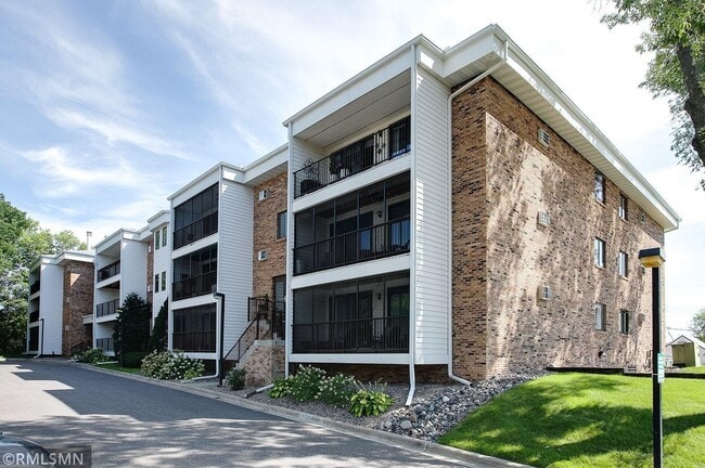 Building Photo - 4625 Minnetonka Blvd