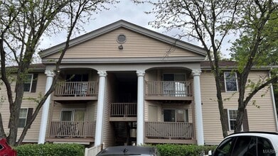 Building Photo - 717 Ridgeside Dr