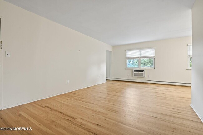 Foto del edificio - 63 Stonehurst Blvd