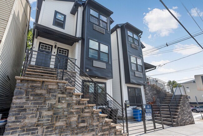 Building Photo - 86 N 7th St