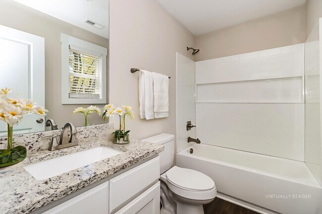 Foto del edificio - 1016 N Oakwood St