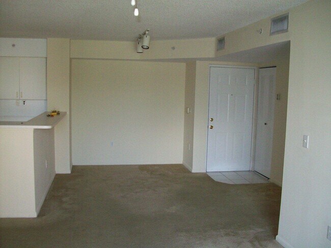 Building Photo - 7808  Sonoma Springs Circle 206 Lake Worth...