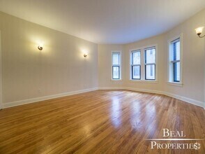 Building Photo - 4038.5 N Ashland Ave