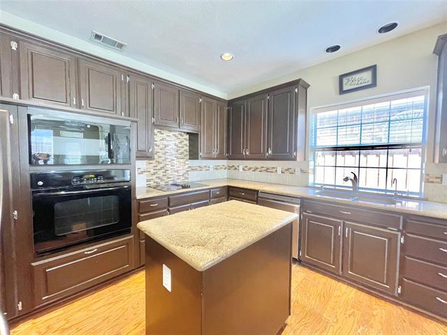 Primary Photo - 426 Waterside Dr
