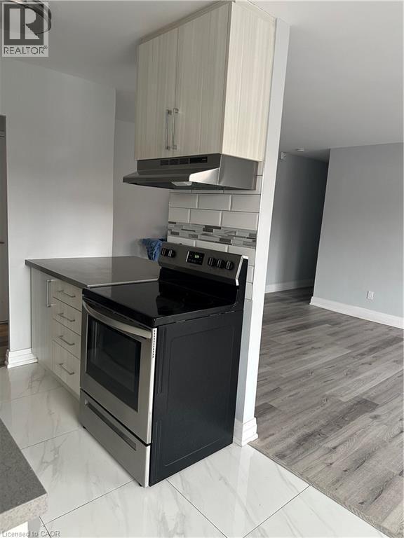 Photo du bâtiment - 579 Clare Ave