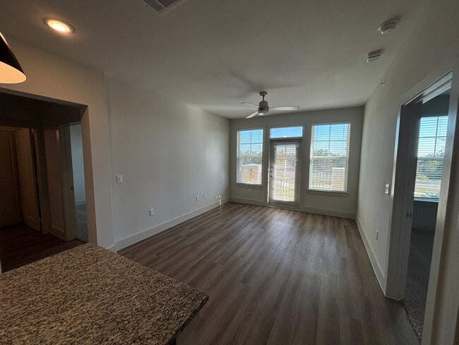 Foto del edificio - 216 Flint Rdg Rd