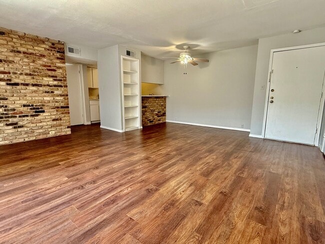 Building Photo - 525 Heights Blvd