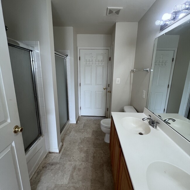 Foto del edificio - 6731 Stone Maple Terrace