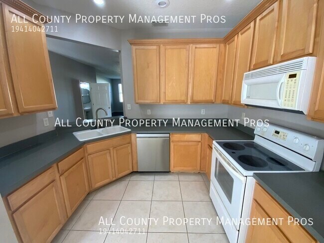 Building Photo - 3429 Parkridge Cir