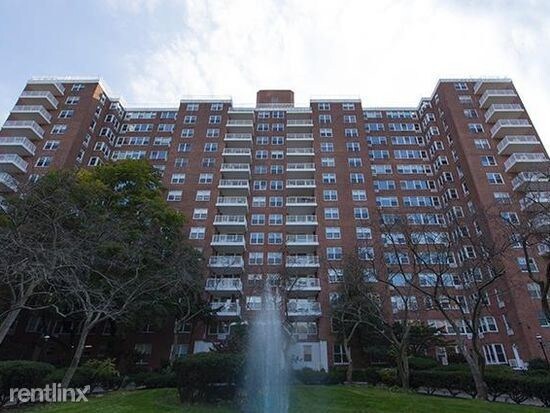 Primary Photo - 600 W 246th St