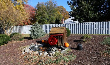 Building Photo - 919 Lakeview Ave