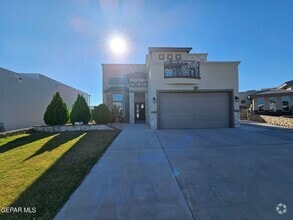 Building Photo - 777 Aislaby St