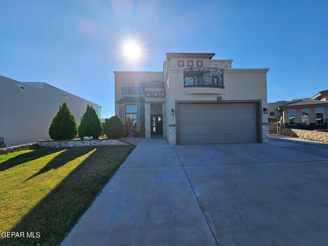 Primary Photo - 777 Aislaby St