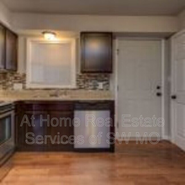 Foto del edificio - 930 S Campbell Ave