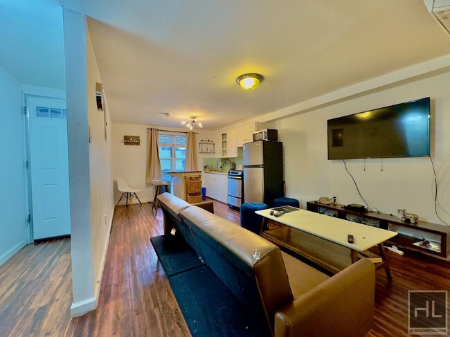 Foto del edificio - Two bed on 5th Avenue at 19th St.
