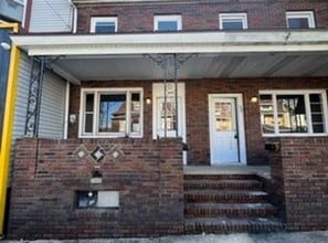 Building Photo - 38 E Ridge St