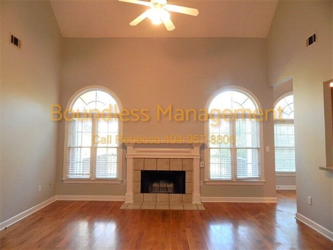 Building Photo - 2313 Manor Ave