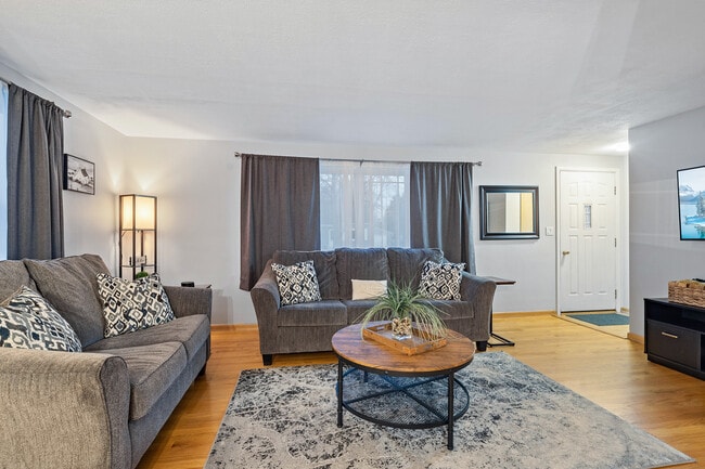 Building Photo - 1816 Gross Ave