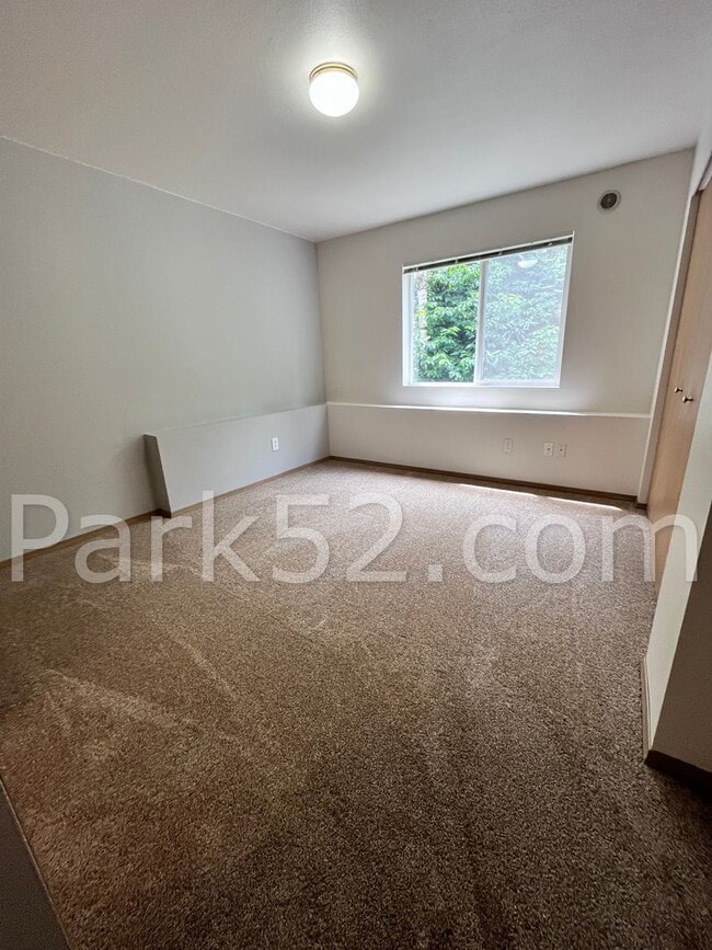 Building Photo - 2 Bedroom 2 Bathroom Ground Floor Condo