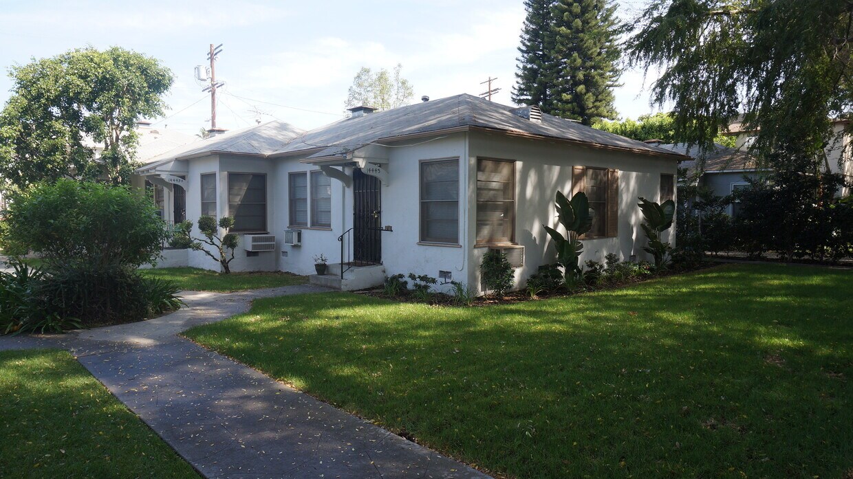 Foto principal - 14443 Dickens St