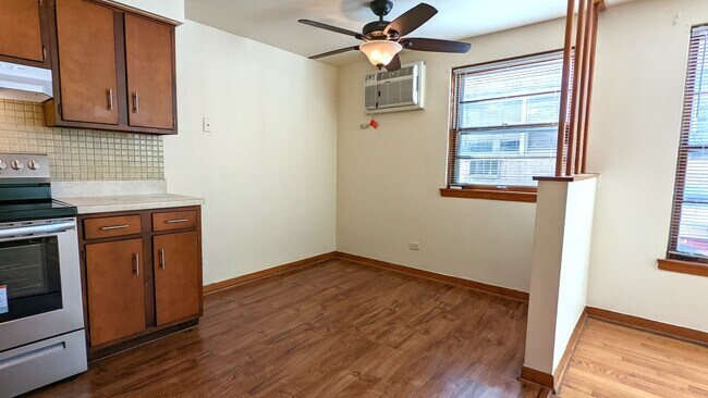 Foto del edificio - 4341 W 63rd St