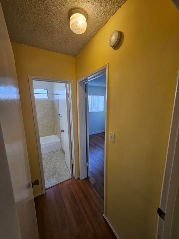 Foto del edificio - 323 N Rampart Blvd