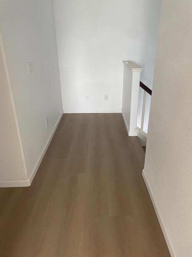 Foto del edificio - 668 Town Square