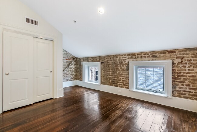 Building Photo - 832 Lafayette St