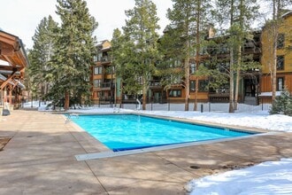 Building Photo - 800 Columbine Rd