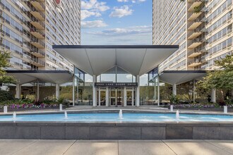 Building Photo - 3550 N Lake Shore Dr