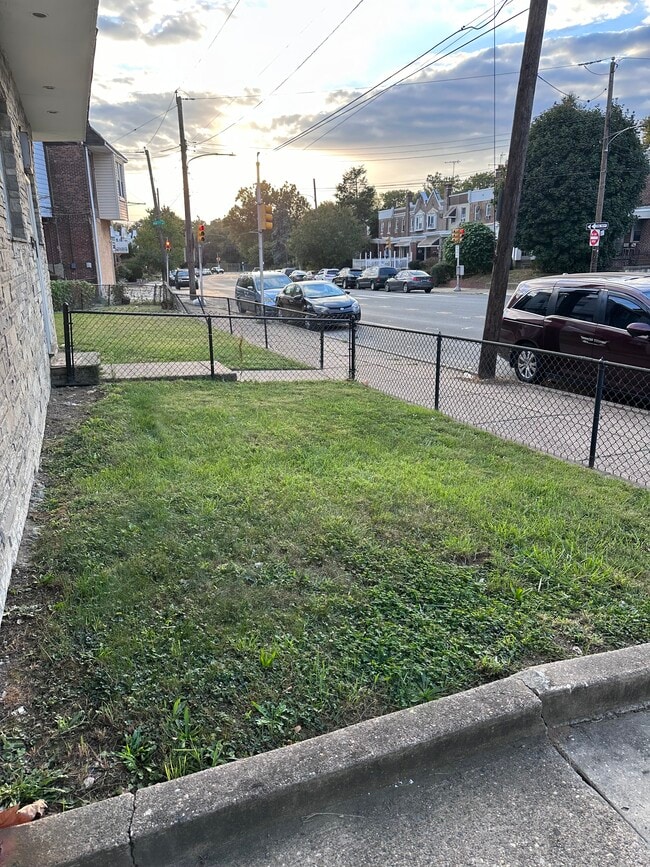 Foto del edificio - 6642 Lebanon Ave