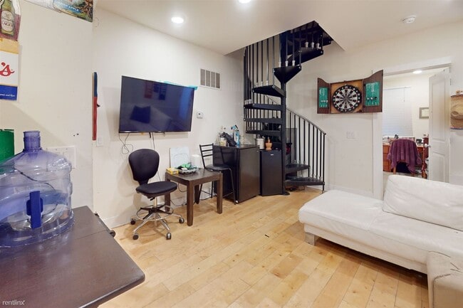 Building Photo - 5 br, 3 bath Duplex - 1725 ARLINGTON ST Un...