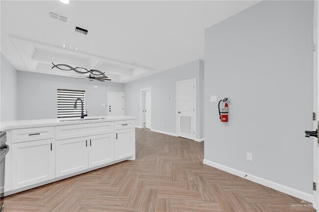 Foto del edificio - 3307 Aurora Ln