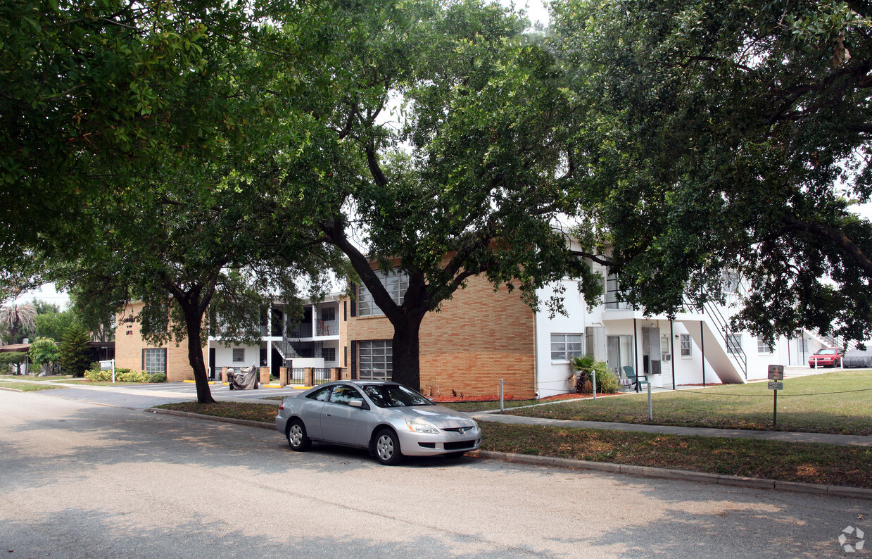 Building Photo - Goodman Apartments