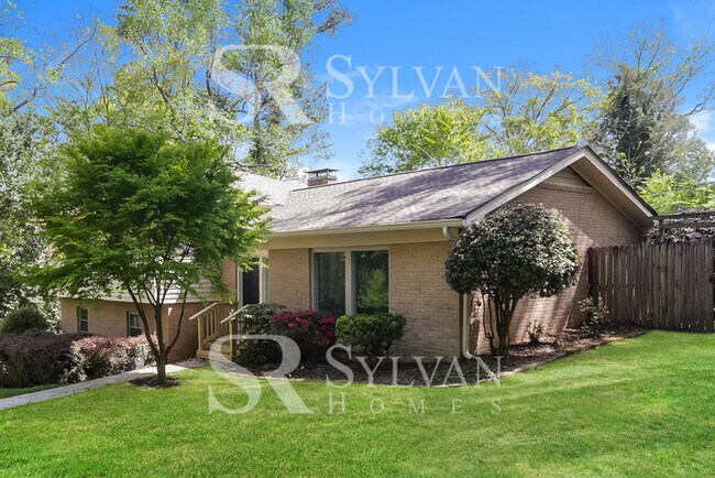 Foto del edificio - Prepare to fall in love with this 3 bedroo...