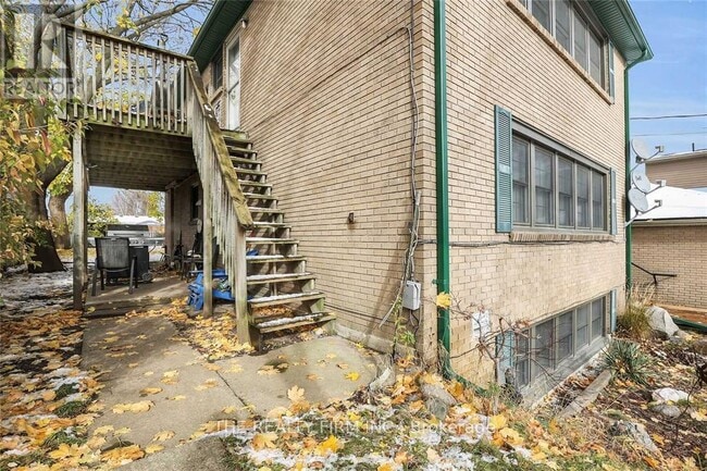 Building Photo - 7076 Longwoods Rd