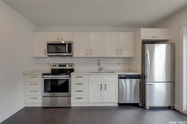 Photo du bâtiment - 401 Avenue L S