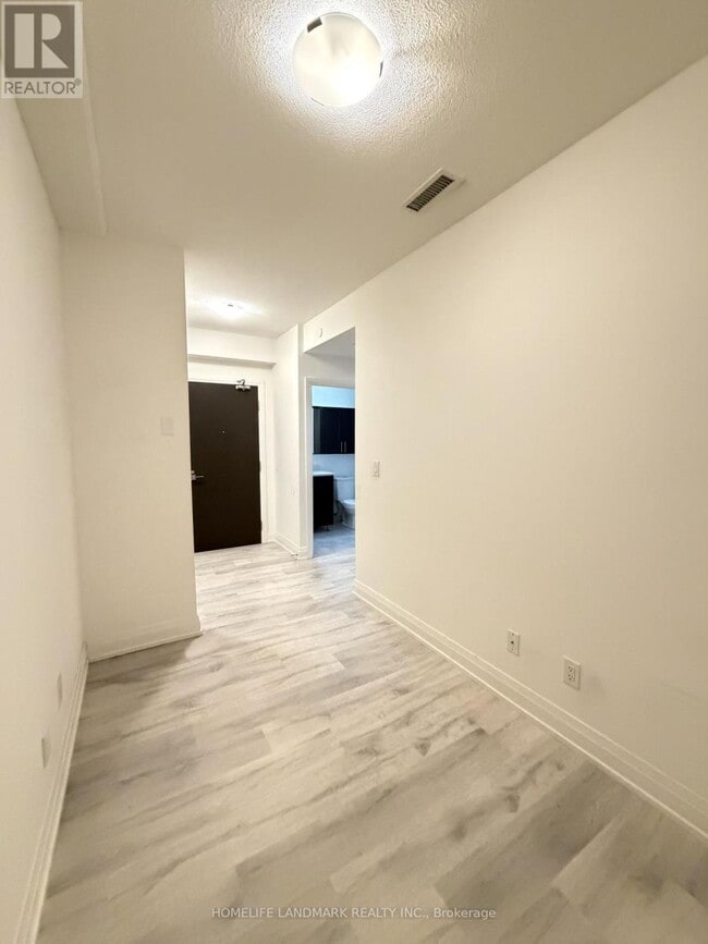 Photo du bâtiment - 3600 Hwy 7