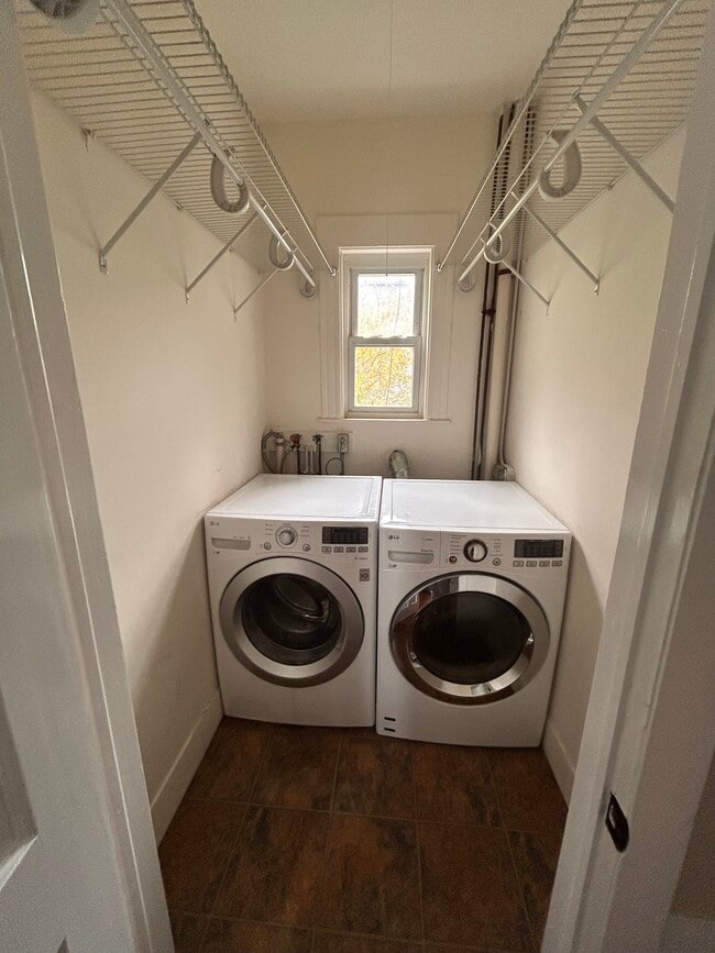 Washer & Dryer in Unit - 422 Trapelo Rd