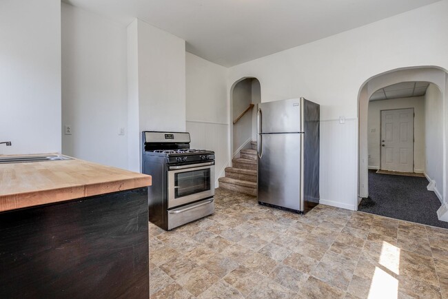 Building Photo - 612 Ceres Wy