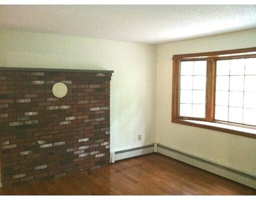 Building Photo - 148 Ayer Rd
