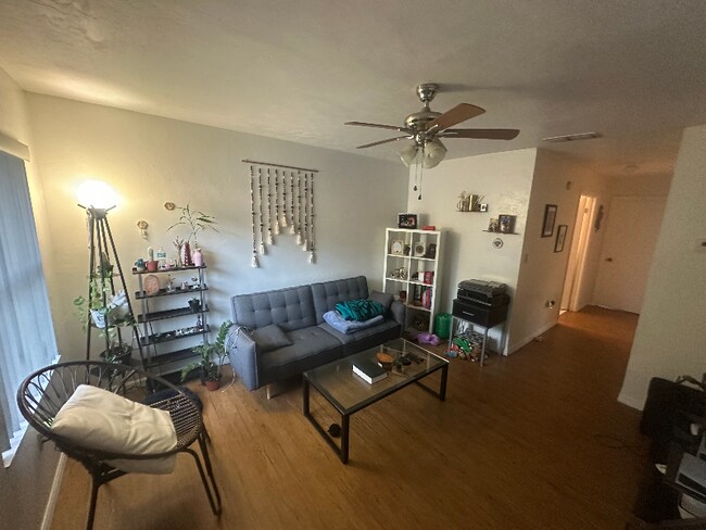 Foto del edificio - 3600 SW 23rd St
