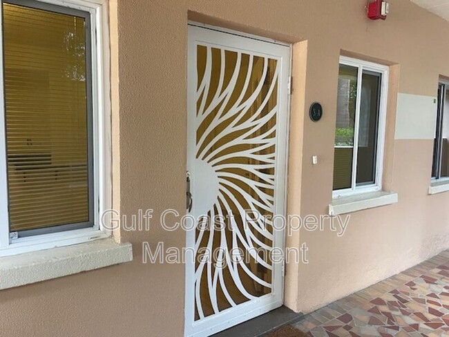 Building Photo - 301 S Gulfstream Ave