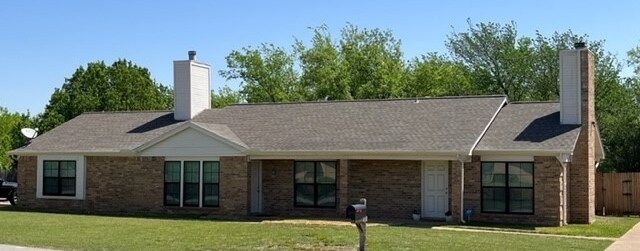 Foto del edificio - 575 Cherry Ln