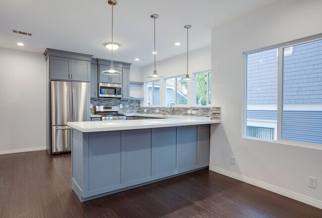 Foto del edificio - 2765 W 8th St